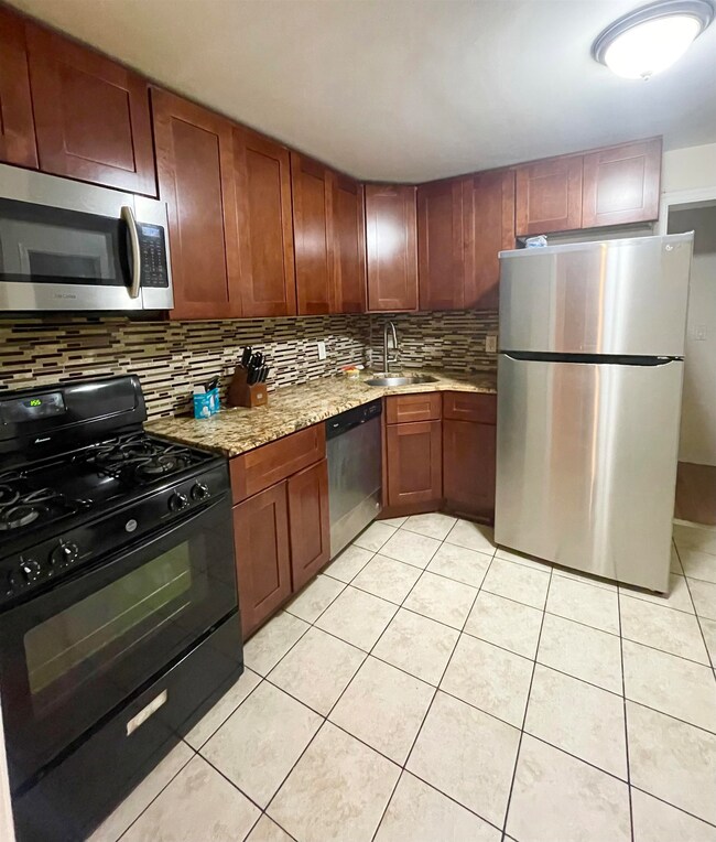 687 Summit Ave, Jersey City, NJ 07306 - photo 2