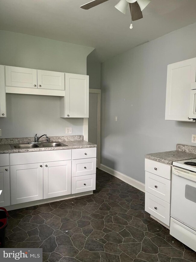 1218 Spruce St, Ashland, PA 17921 - photo 3