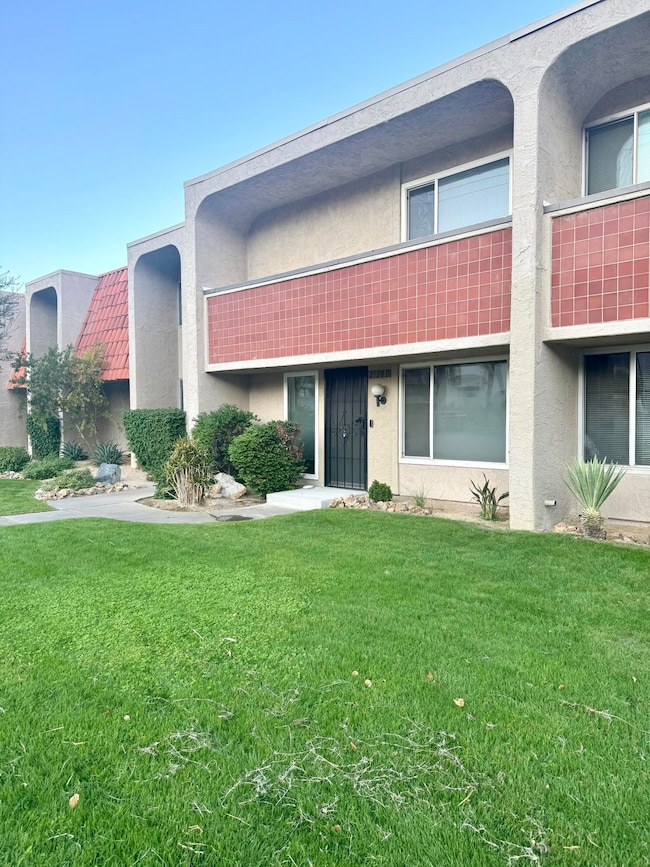 2120 N Indian Canyon Dr unit D, Palm Springs, CA 92262 - photo 2