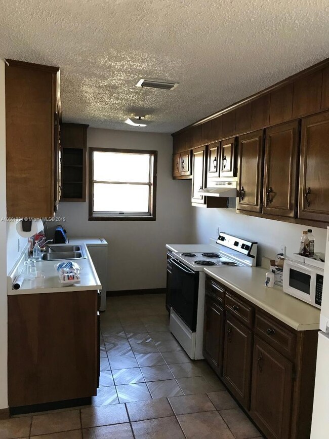 21403 SW 109th Ct, Cutler Bay, FL 33189 - photo 5