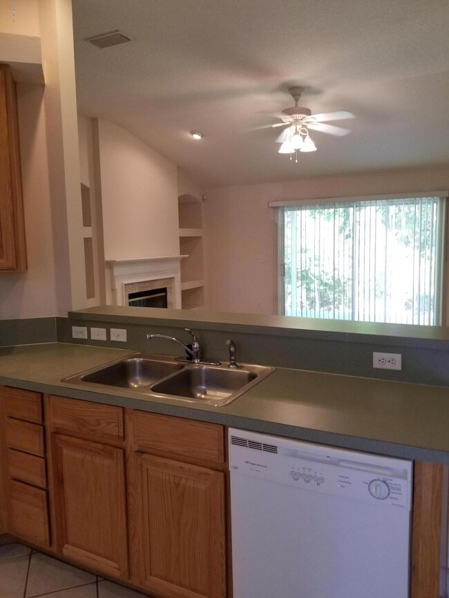 8064 Kilkelly Ln S, Jacksonville, FL 32244 - photo 7