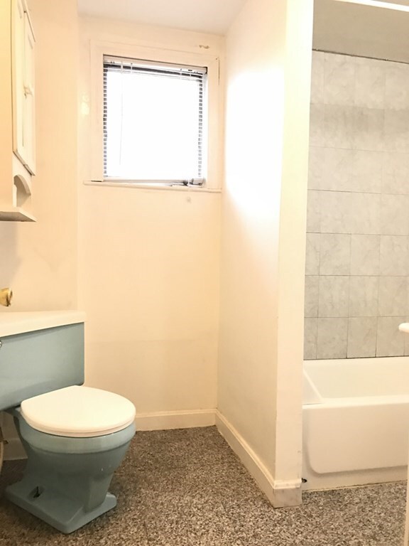 33 Calumet St unit 2/F, Quincy, MA 02170 - photo 5