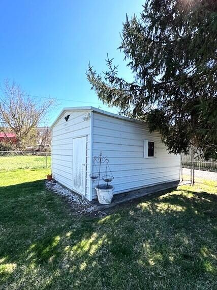 309 E Pine St, Covington, VA 24426 - photo 7