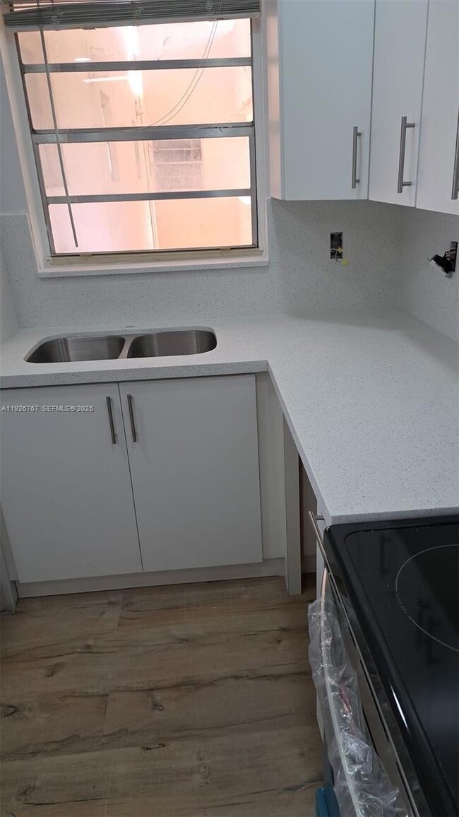 8820 Fontainebleau Blvd unit 302, Miami, FL 33172 - photo 4