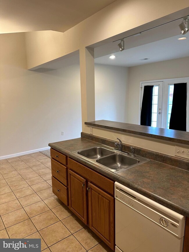 2048 Powell Dr, Chambersburg, PA 17201 - photo 4