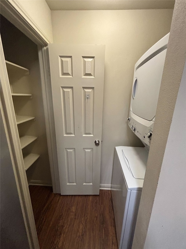 7600 Emmett f Lowry Expy unit 404, Texas City, TX 77591 - photo 4