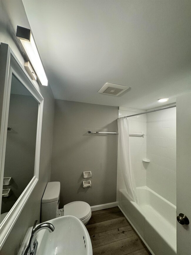 24 Monarch Way unit 104, Portsmouth, NH 03801 - photo 5