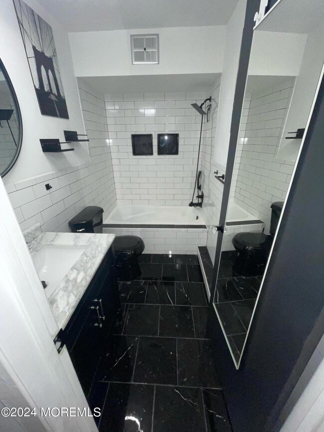 1330 Cricket Ln, Woodbridge, NJ 07095 - photo 2