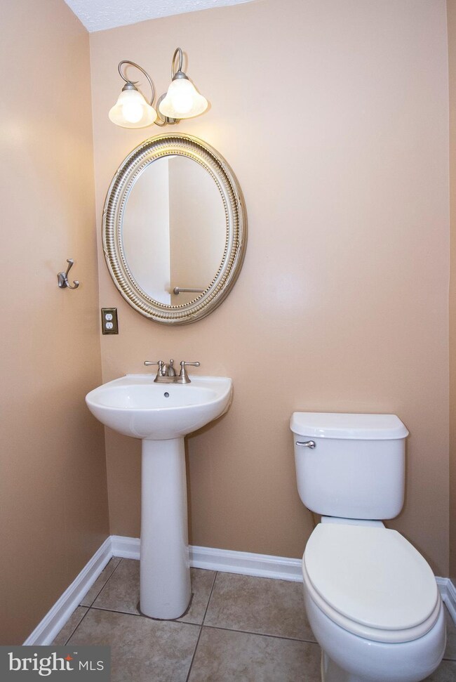 527 Constant Ridge Ct, Abingdon, MD 21009 - photo 6