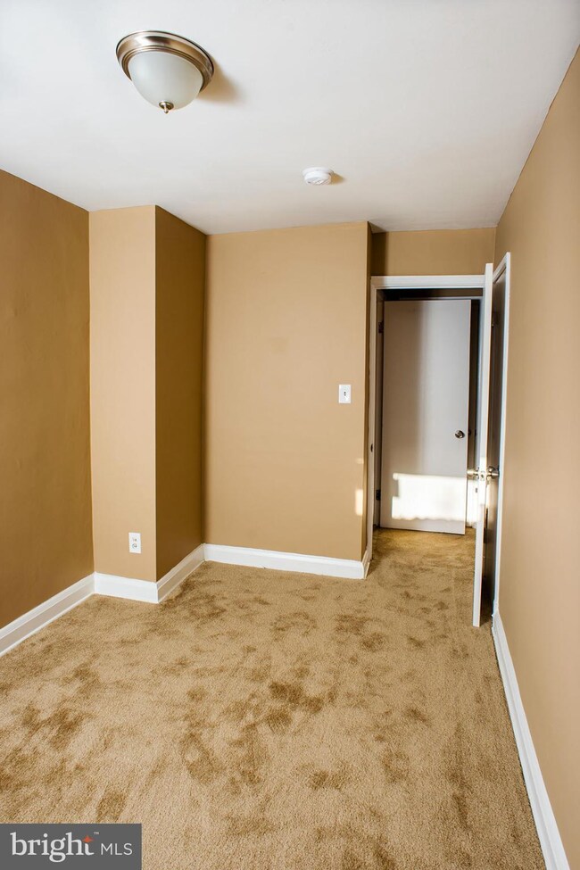 4321 Eldone Rd, Baltimore, MD 21229 - photo 6