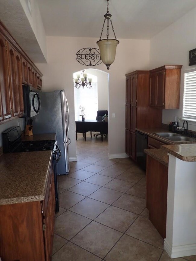 308 Jim Hofher Place, El Paso, TX 79928 - photo 5