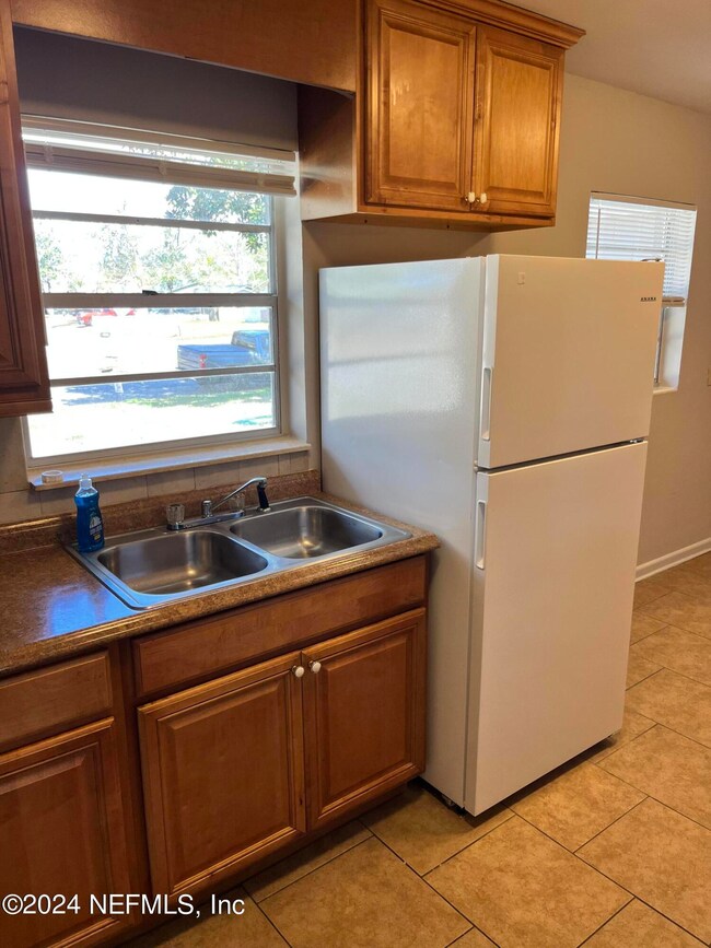 6560 Barmer Dr S, Jacksonville, FL 32210 - photo 3