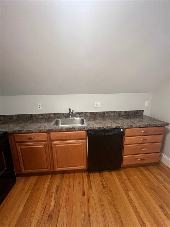 164 Ash St unit 3, Waltham, MA 02453 - photo 3