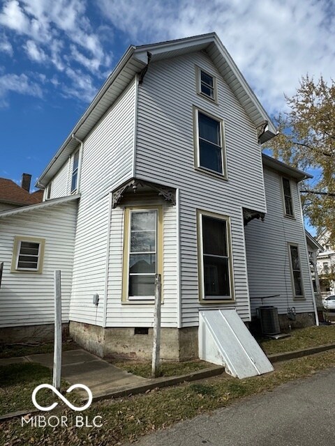 117 W Mechanic St, Shelbyville, IN 46176 - photo 5