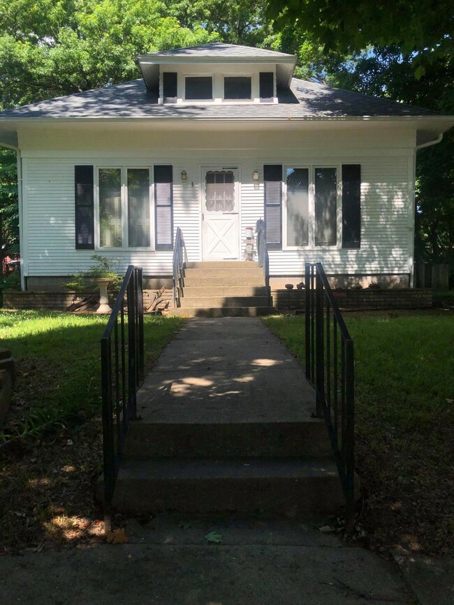 1709 S Maple 2