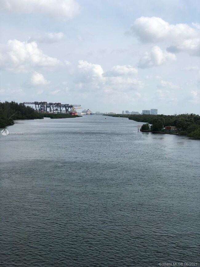 39 SE 12th St, Dania, FL 33004 - photo 3