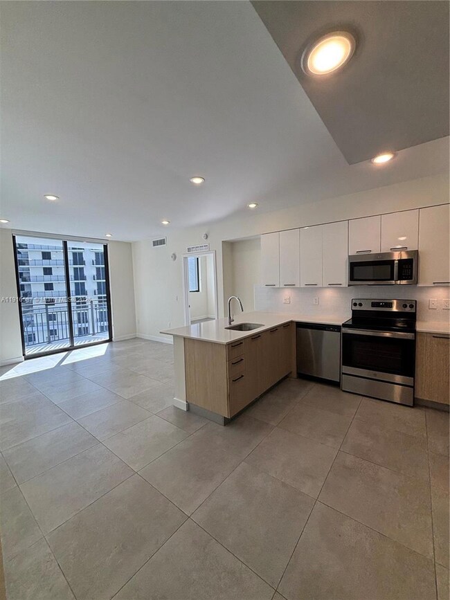 16395 Biscayne Blvd unit 1413, North Miami Beach, FL 33160 - photo 3