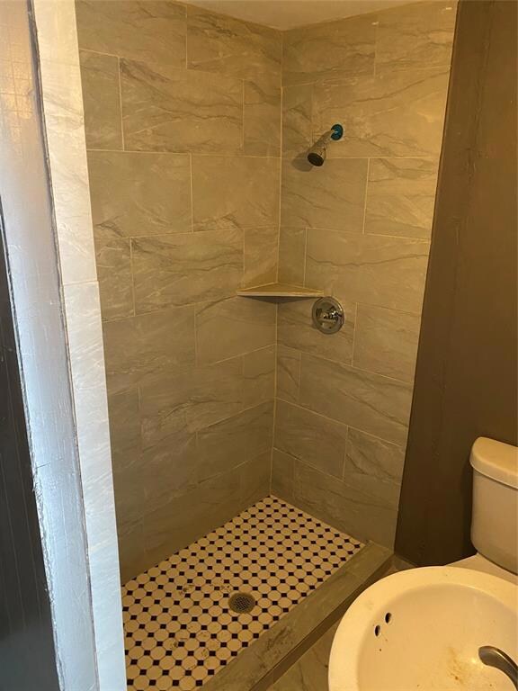 910 Log Cabin Rd, Ennis, TX 75119 - photo 5