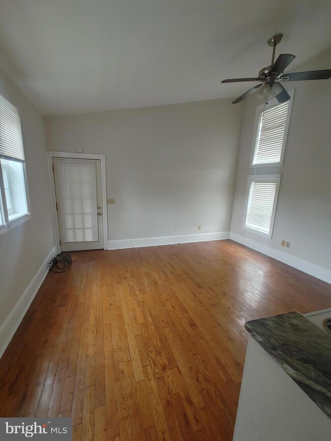 1520 N Van Buren St unit 3, Wilmington, DE 19806 - photo 3