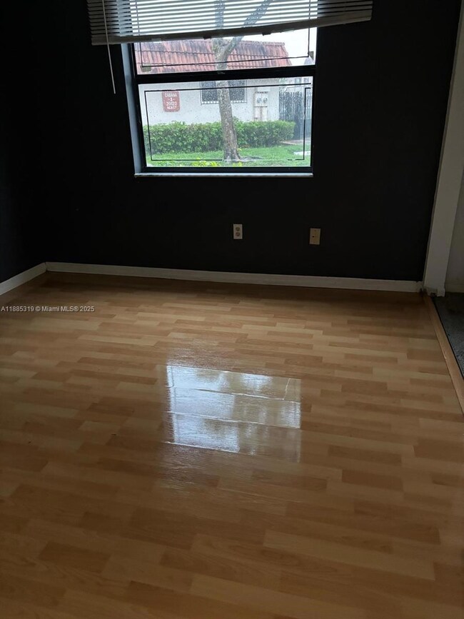 871 NE 207th Ln unit 10315, Miami, FL 33179 - photo 6