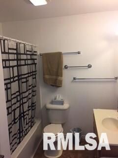 3021 Pershing Blvd, Clinton, IA 52732 - photo 5