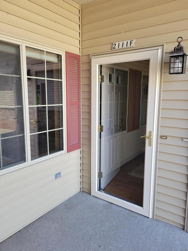 2111 Pine Ridge Ct - F