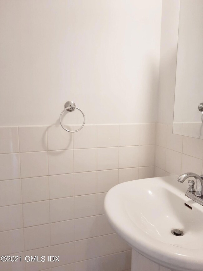 2 Cos Cob Ave unit F, Cos Cob, CT 06807 - photo 7