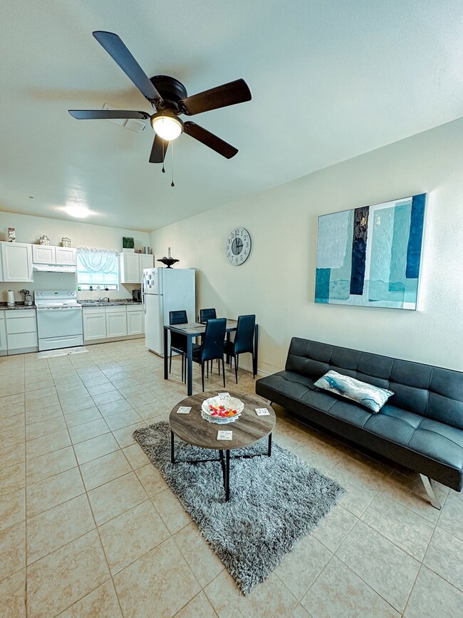 391 Riverside Dr unit 17, Eagle Pass, TX 78852 - photo 4