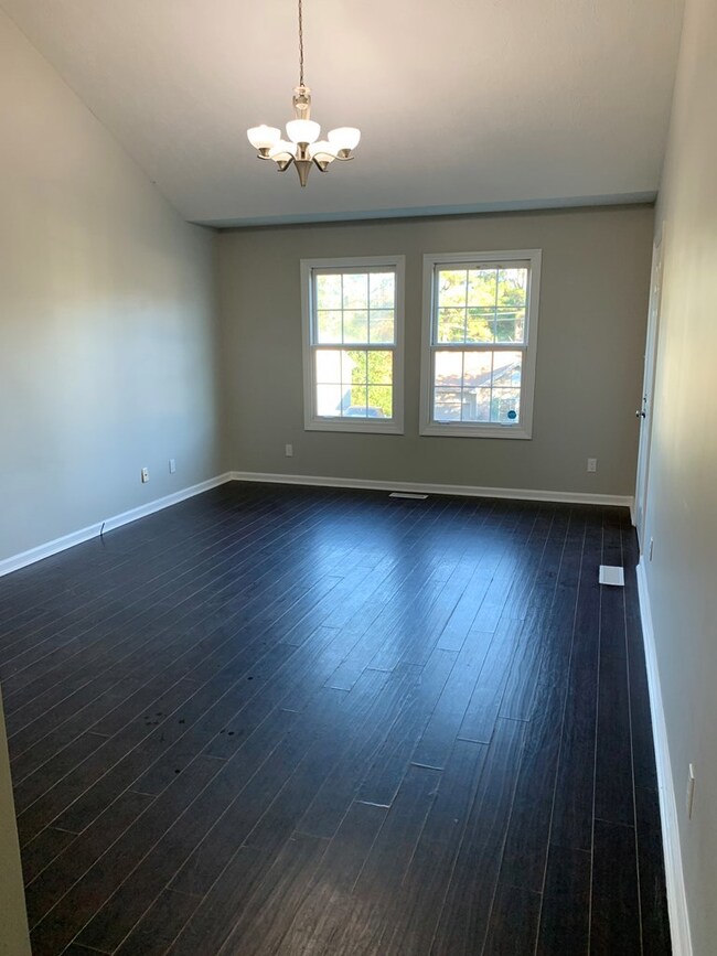 330 Pine Hill Dr, Hopkinsville, KY 42240 - photo 3