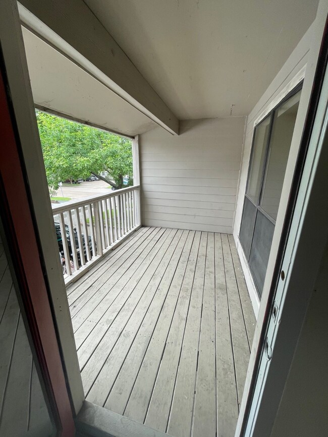 9504 Windswept Ln unit 9504, Houston, TX 77063 - photo 2