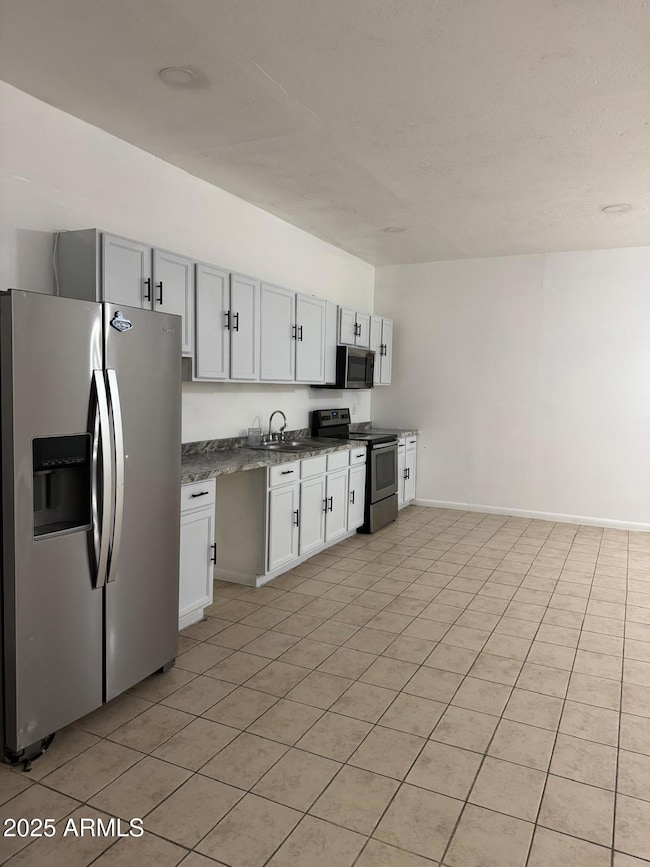 YELENIS 81ST AVE APT KITCHEN