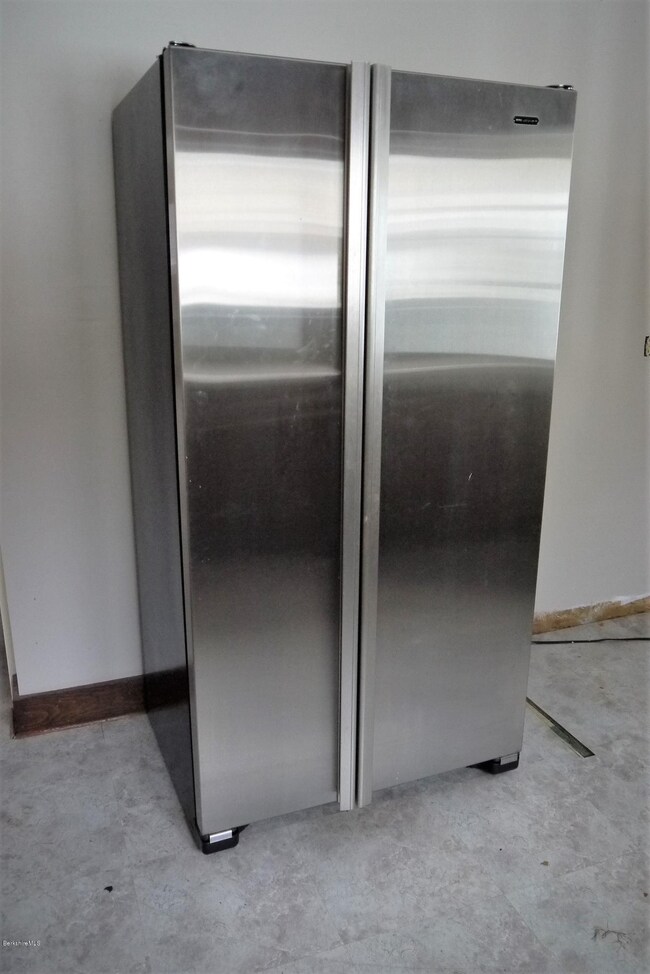 69 Delancy Ave, Pittsfield, MA 01201 - photo 5