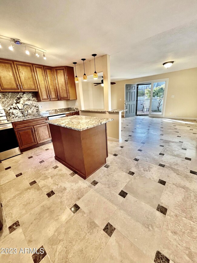 527 E Roanoke Ave unit A, Phoenix, AZ 85004 - photo 6