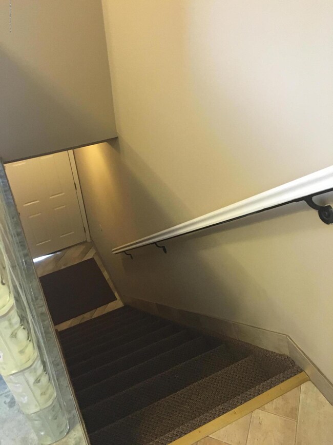 7 Franklin Ln unit 2 F, Staten Island, NY 10306 - photo 2