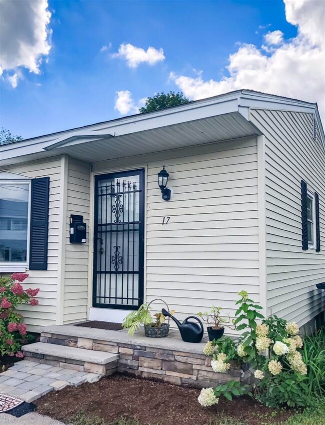17 Labine St, Nashua, NH 03060 - photo 3