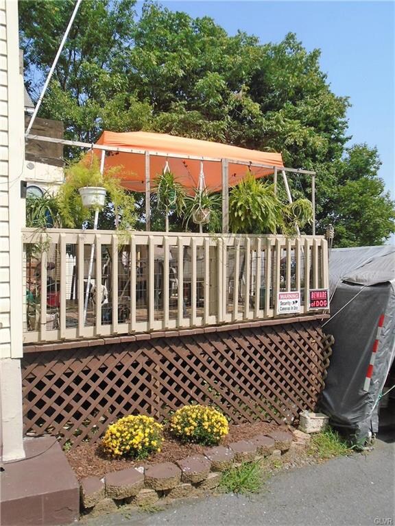 401 Chestnut St, Freemansburg, PA 18017 - photo 3