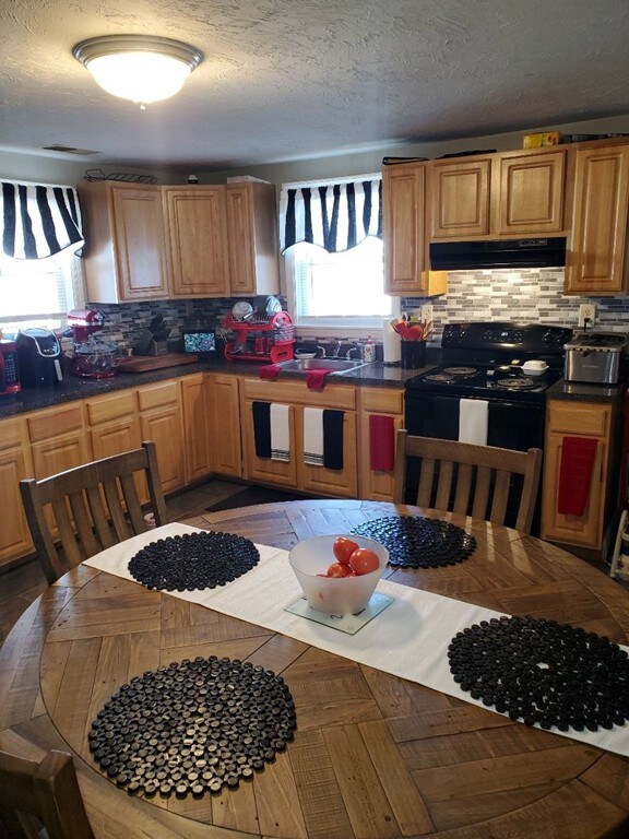 78 Farrington St unit 1, Brockton, MA 02301 - photo 3