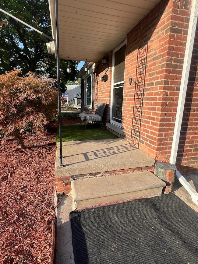 1116 Symes Ct, Royal Oak, MI 48067 - photo 7