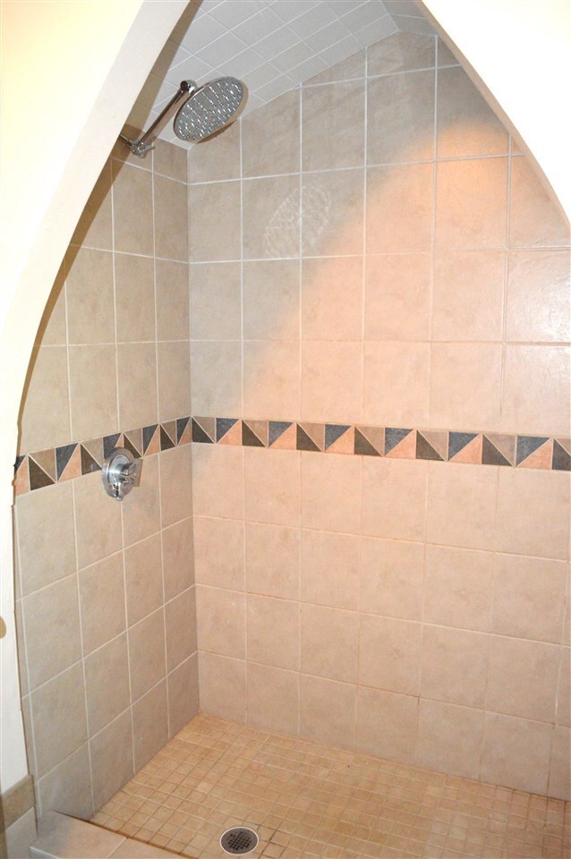 28 Coburn St, Salem, NH 03079 - photo 6