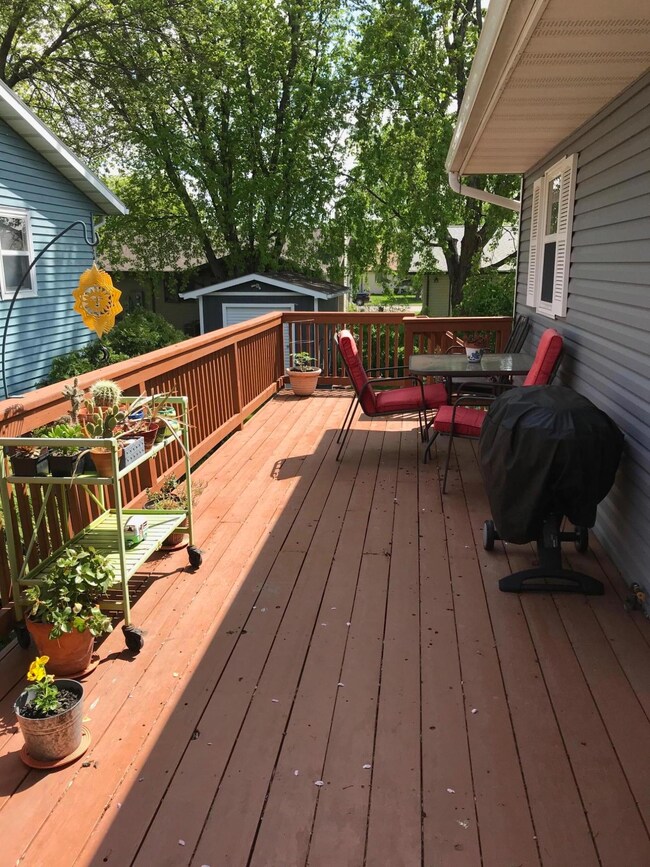 1508 7th Ave NE, Jamestown, ND 58401 - photo 3