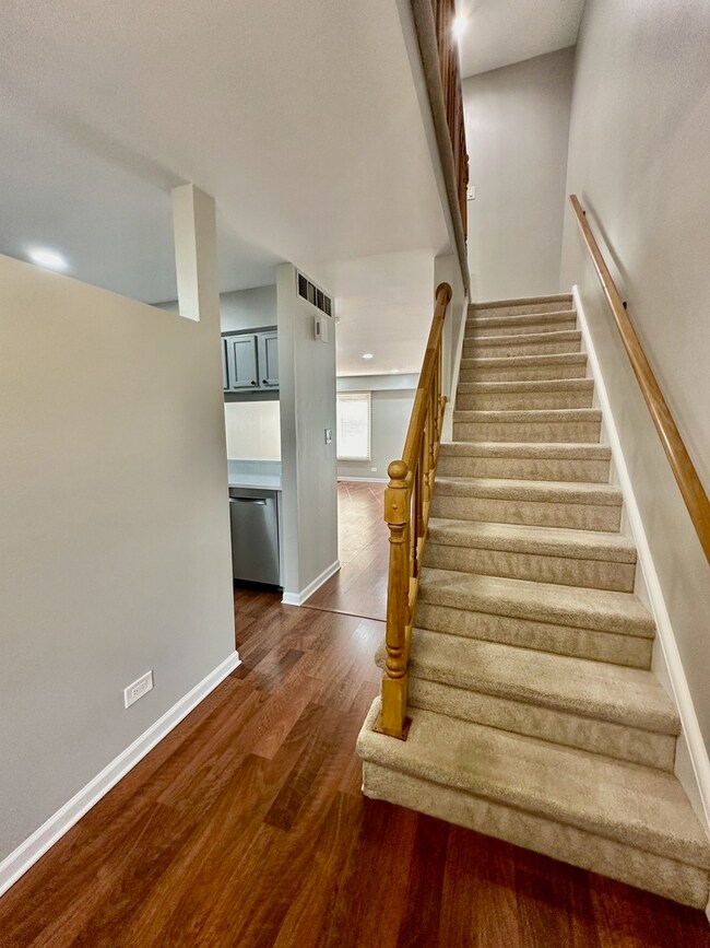 958 Butter Creek Ct unit 6ND, Hoffman Estates, IL 60169 - photo 3