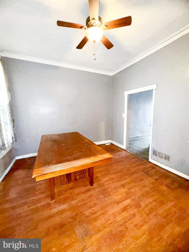 1324 W Lafayette Ave, Baltimore, MD 21217 - photo 5