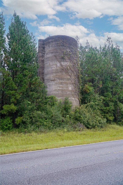 Silo Marking Silo Rd On Churchill Rd at property e