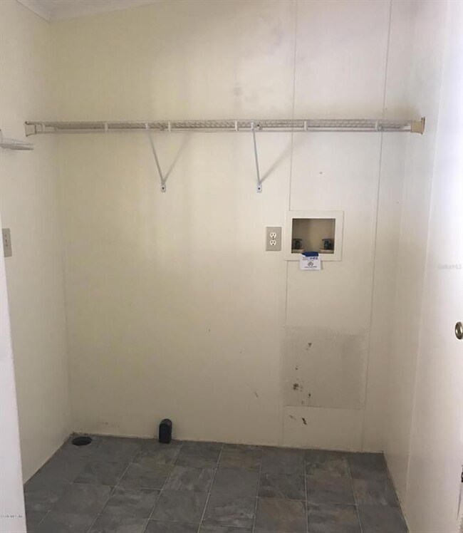 Laundry Room (1st)