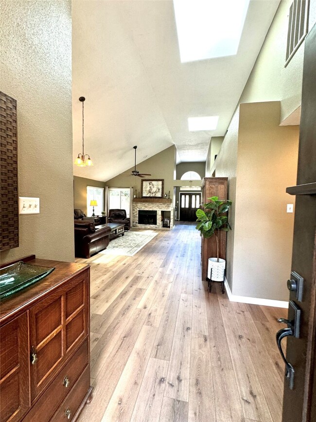 8646 Spring Green Dr, Houston, TX 77095 - photo 7