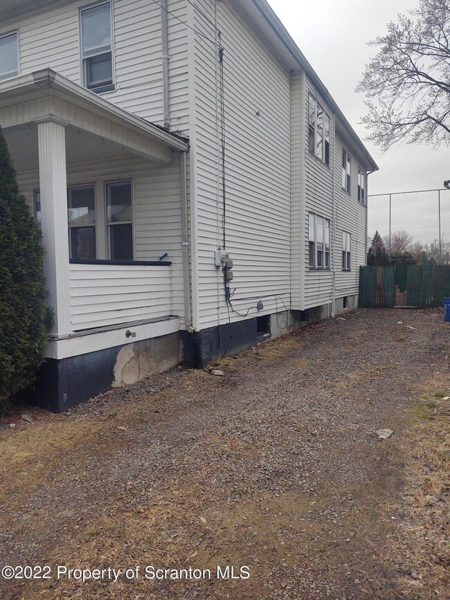 76 Corlear St, Wilkes-Barre, PA 18702 - photo 4
