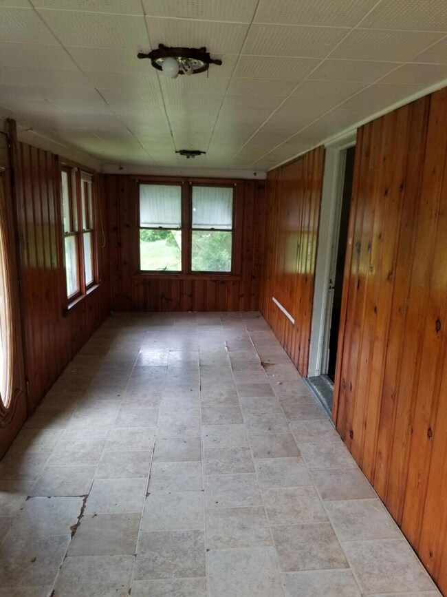 Hound Dawg rd pic porch 3