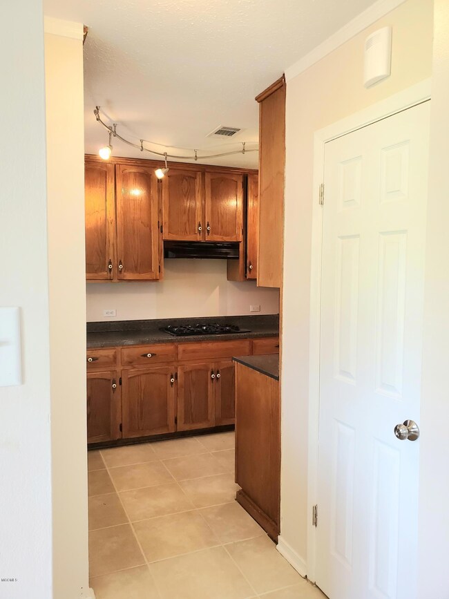 128 Gandy Cir, Long Beach, MS 39560 - photo 3