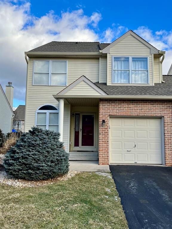 323 Surrey Place unit U323, Macungie, PA 18062 - photo 6