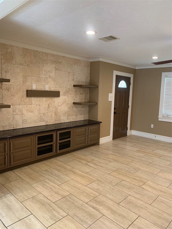 845 Holly Ridge Dr, Houston, TX 77024 - photo 3